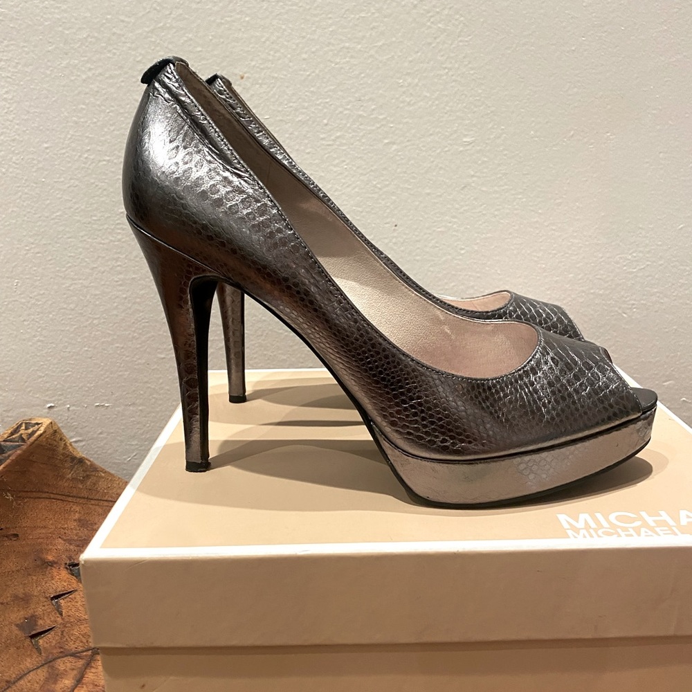 Women’s Michael Kors York Platform Heel | Size 10 | Gunmetal | Embossed Leather